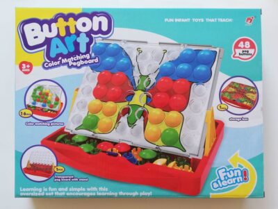 Estuche con láminas y botones