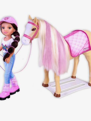 Nancy, un día con su caballo